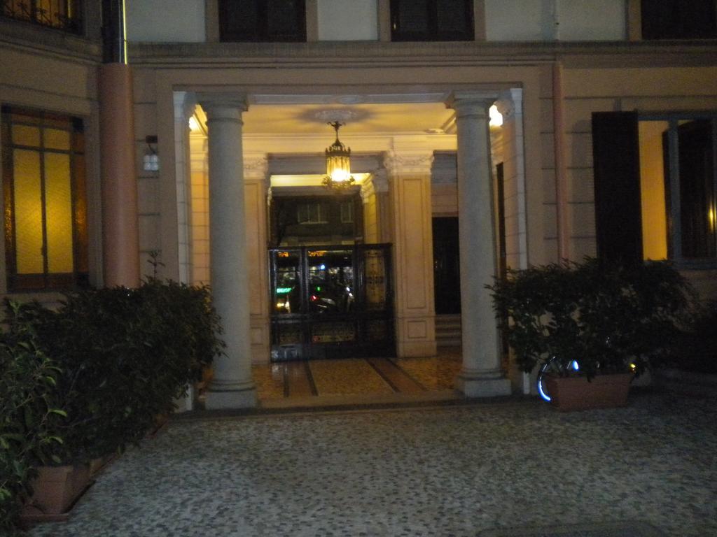 Zebra Rosso Daire Milano Dış mekan fotoğraf